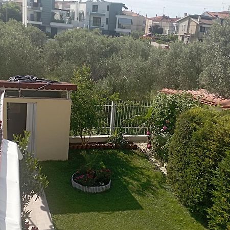Райский Уголок Nea Moudania Exterior foto