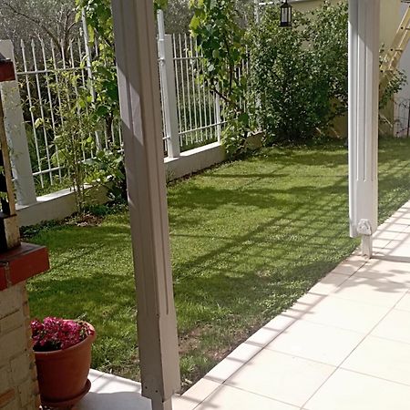 Райский Уголок Nea Moudania Exterior foto