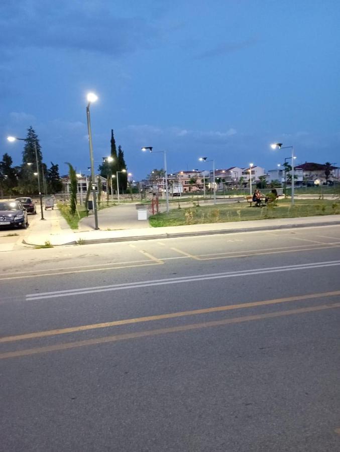 Райский Уголок Nea Moudania Exterior foto